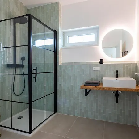 Seeelf - Luv Apartman *